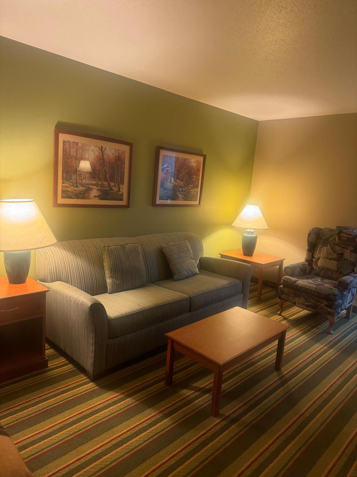 Super 8 By Wyndham Sparta Luaran gambar