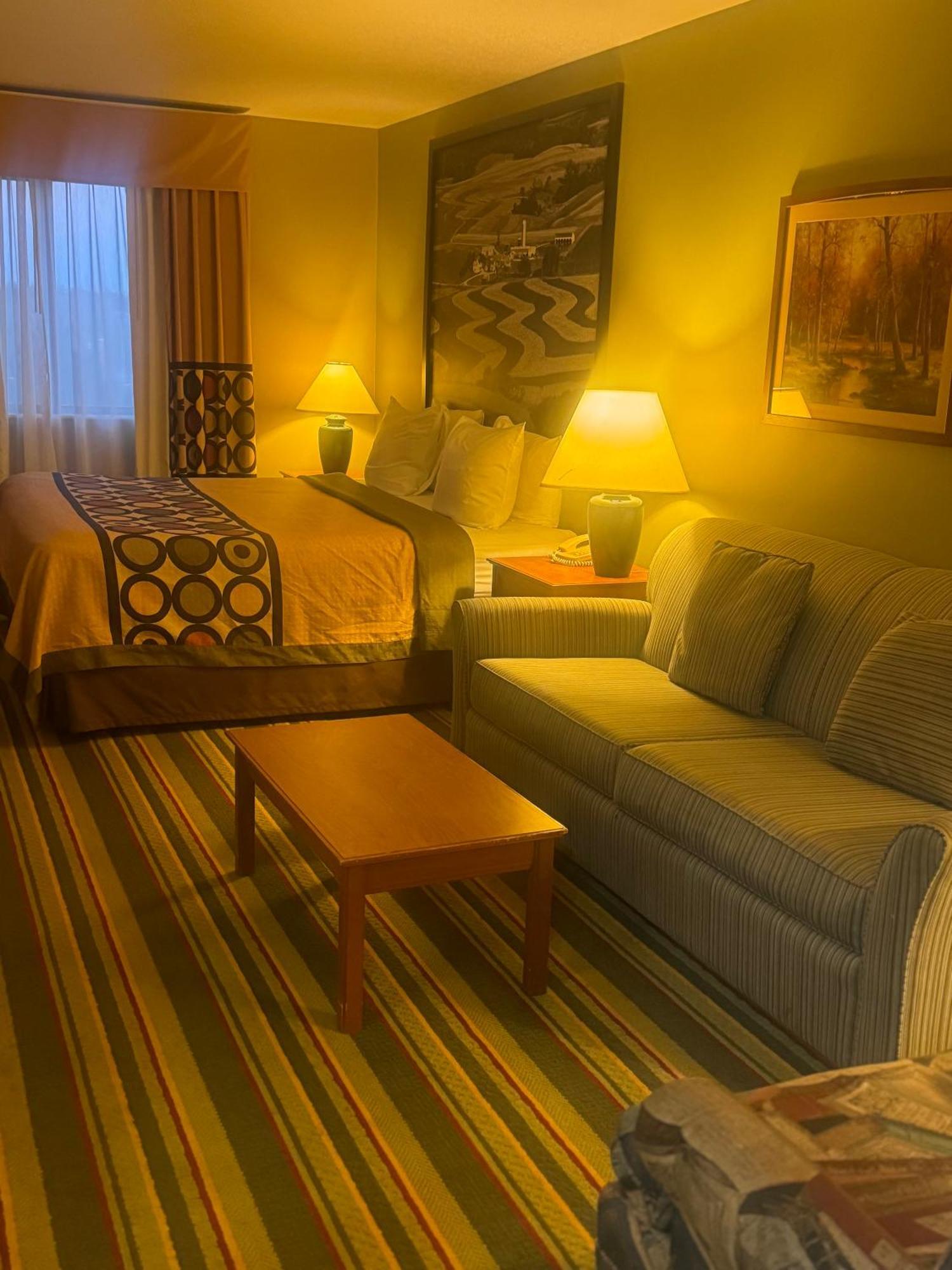 Super 8 By Wyndham Sparta Luaran gambar