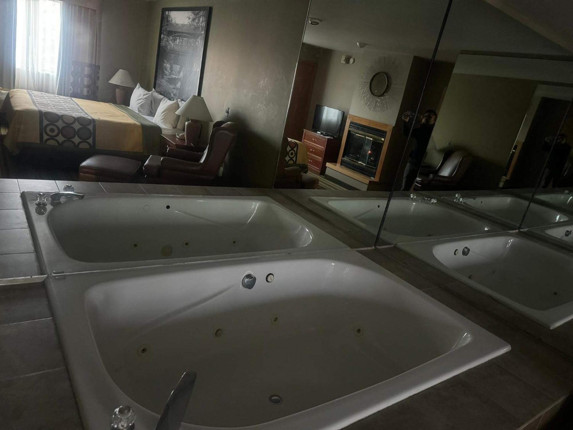 Super 8 By Wyndham Sparta Luaran gambar